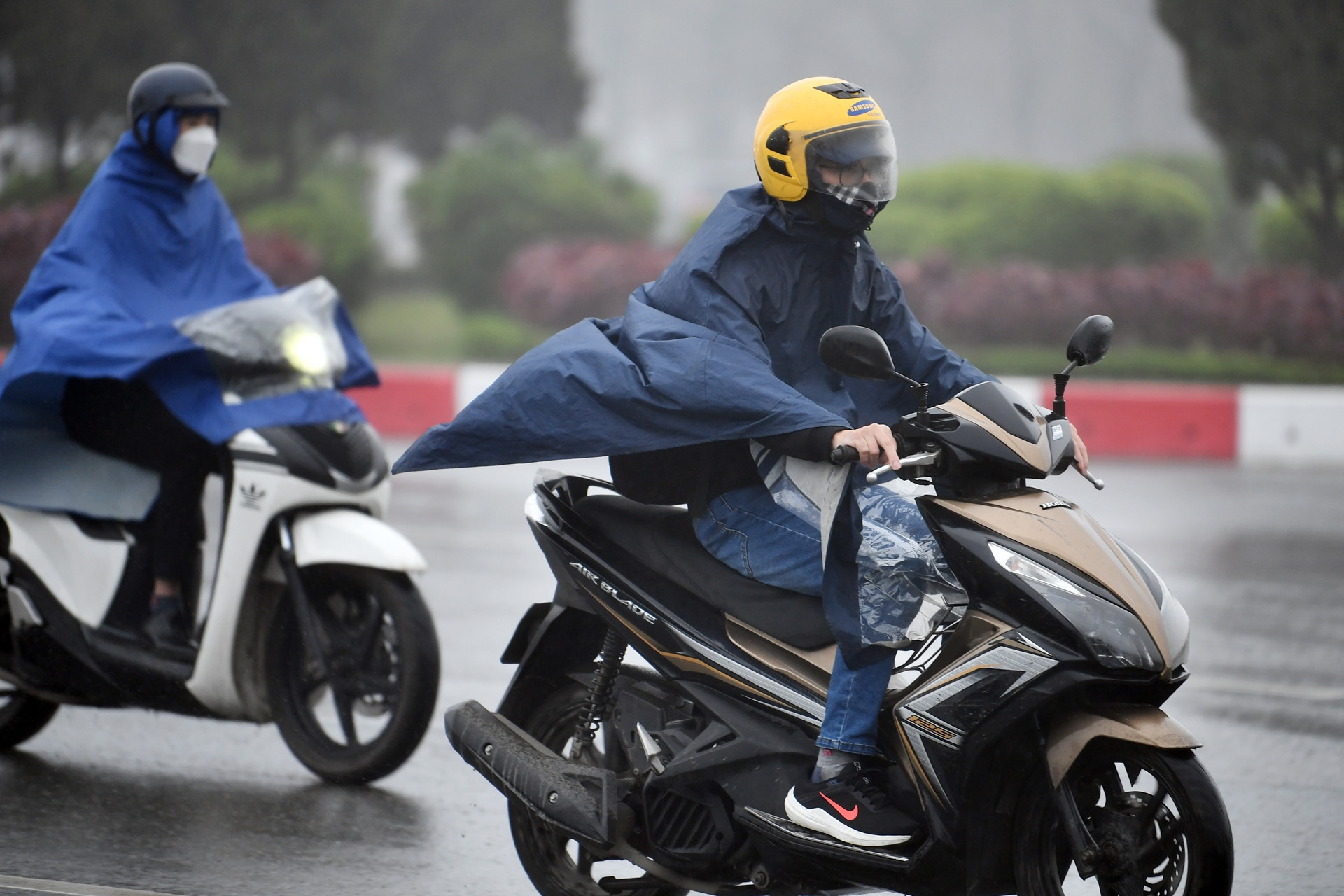 Không khí lạnh mạnh tràn về, miền Bắc mưa rét cả ngày, bao giờ chấm dứt?