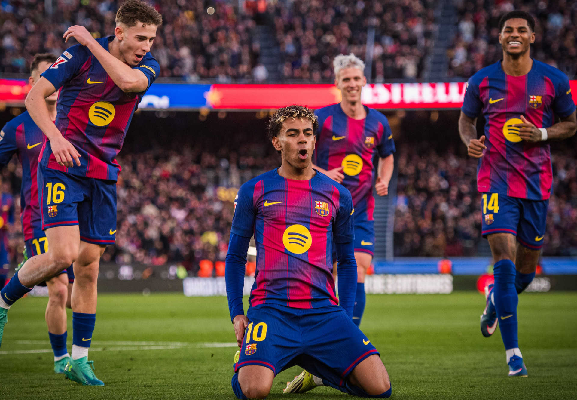 Lamine Yamal Barca Mallorca 3 0.jpg