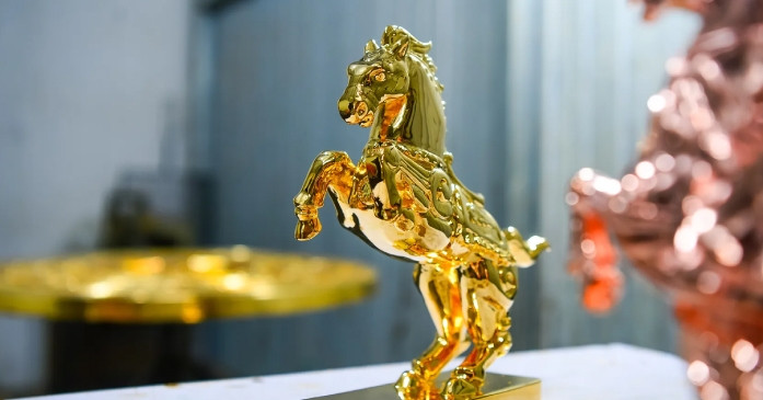 Người Việt chi hơn 250 tỷ đồng sắm linh vật ngựa trên sàn thương mại điện tử