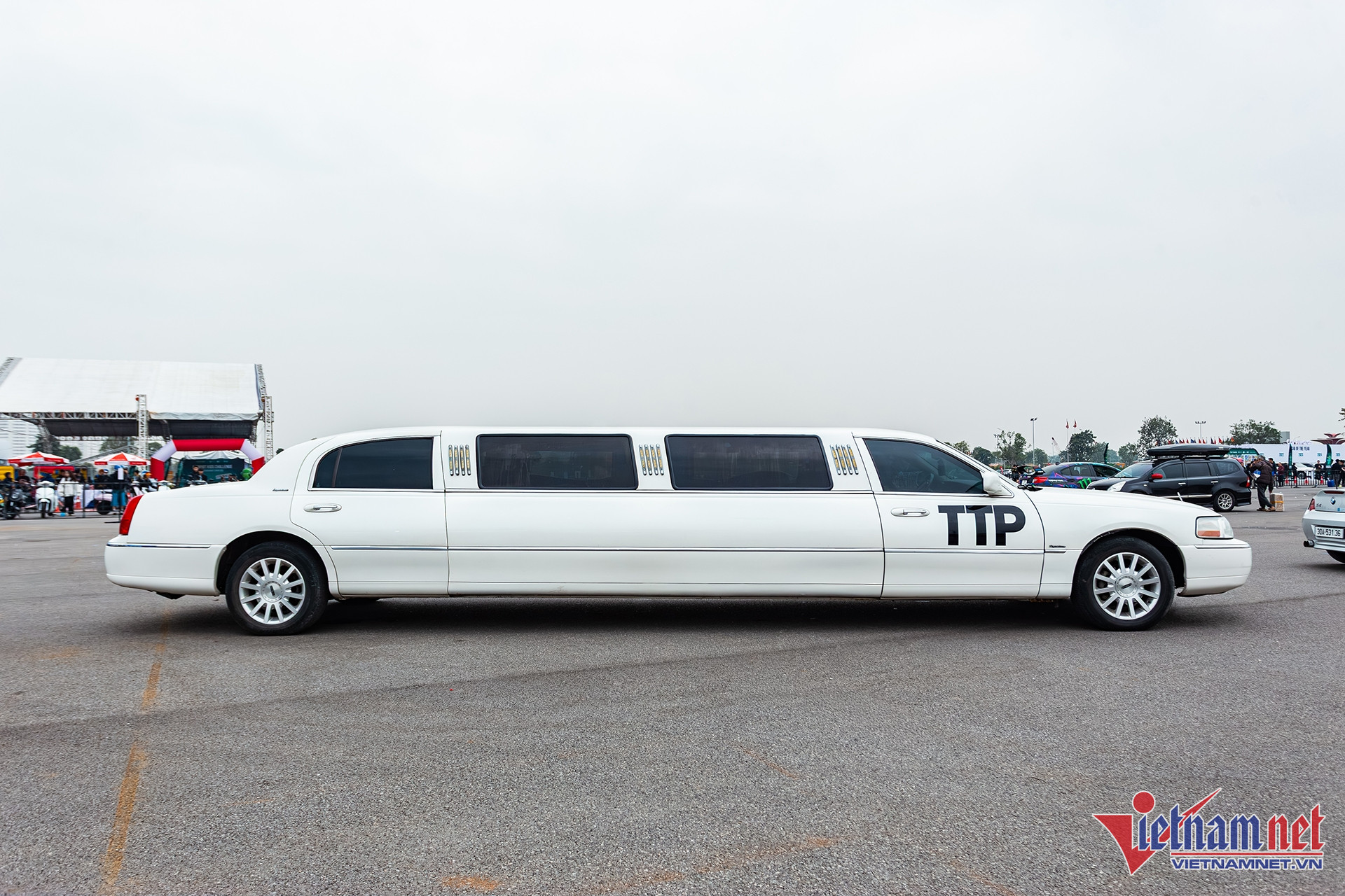 W-lincoln limousine 3.JPG.jpg
