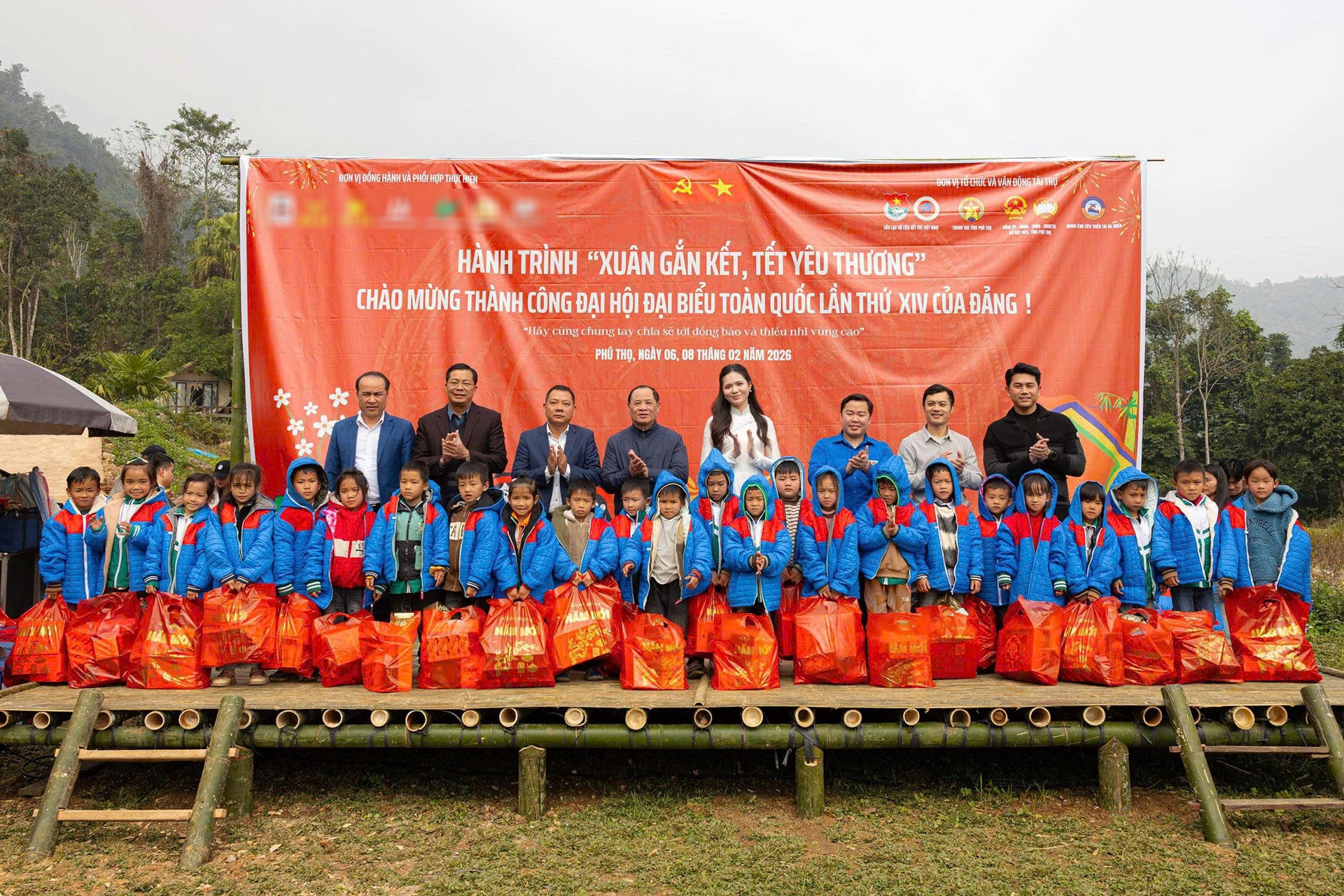 'Xuân gắn kết, Tết yêu thương' lan tỏa ấm áp tới đồng bào, thiếu nhi vùng cao