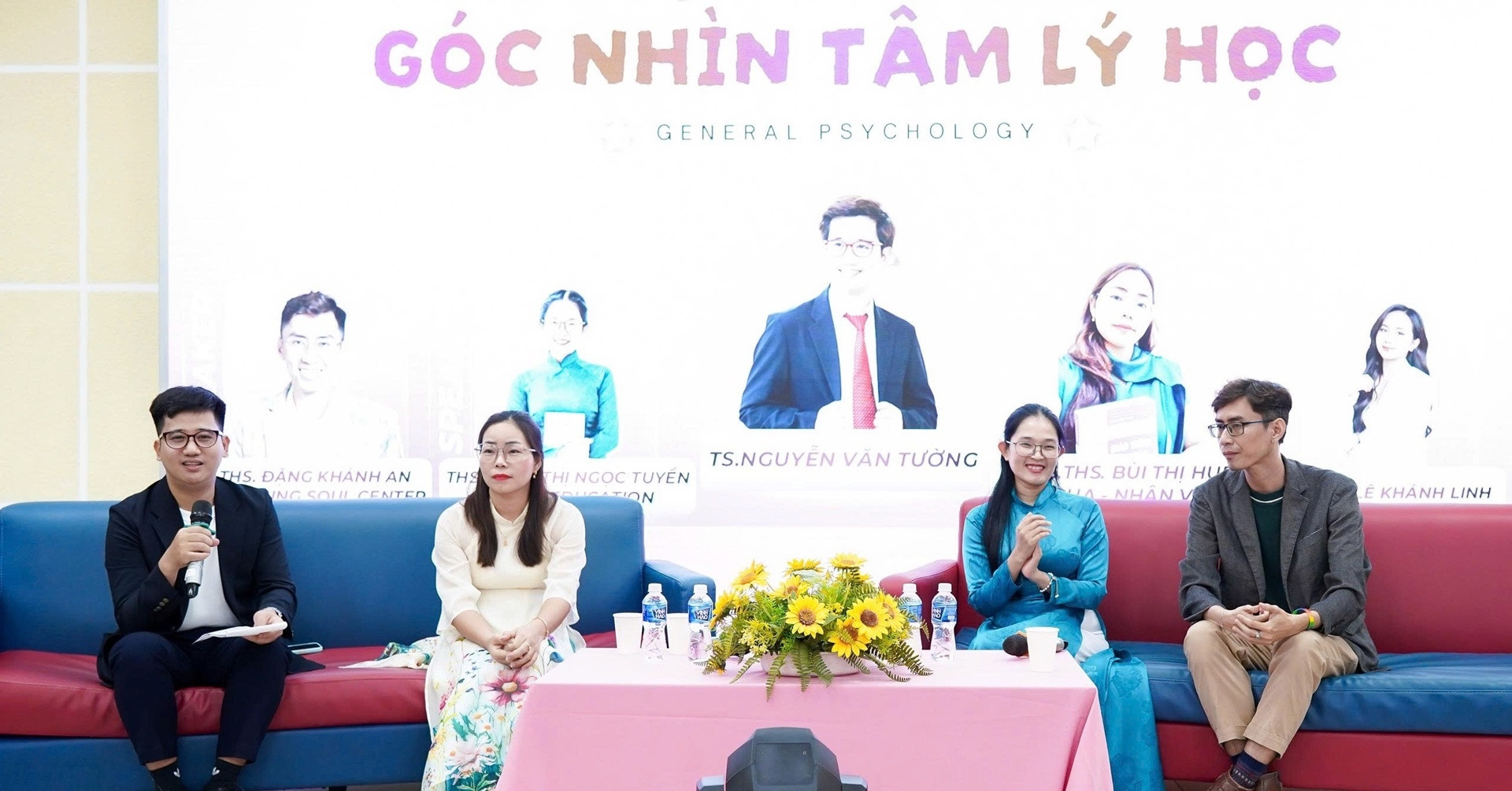 2k8 ‘giữ chỗ’ ngành Tâm lý học UEF nhờ xét học bổng sớm