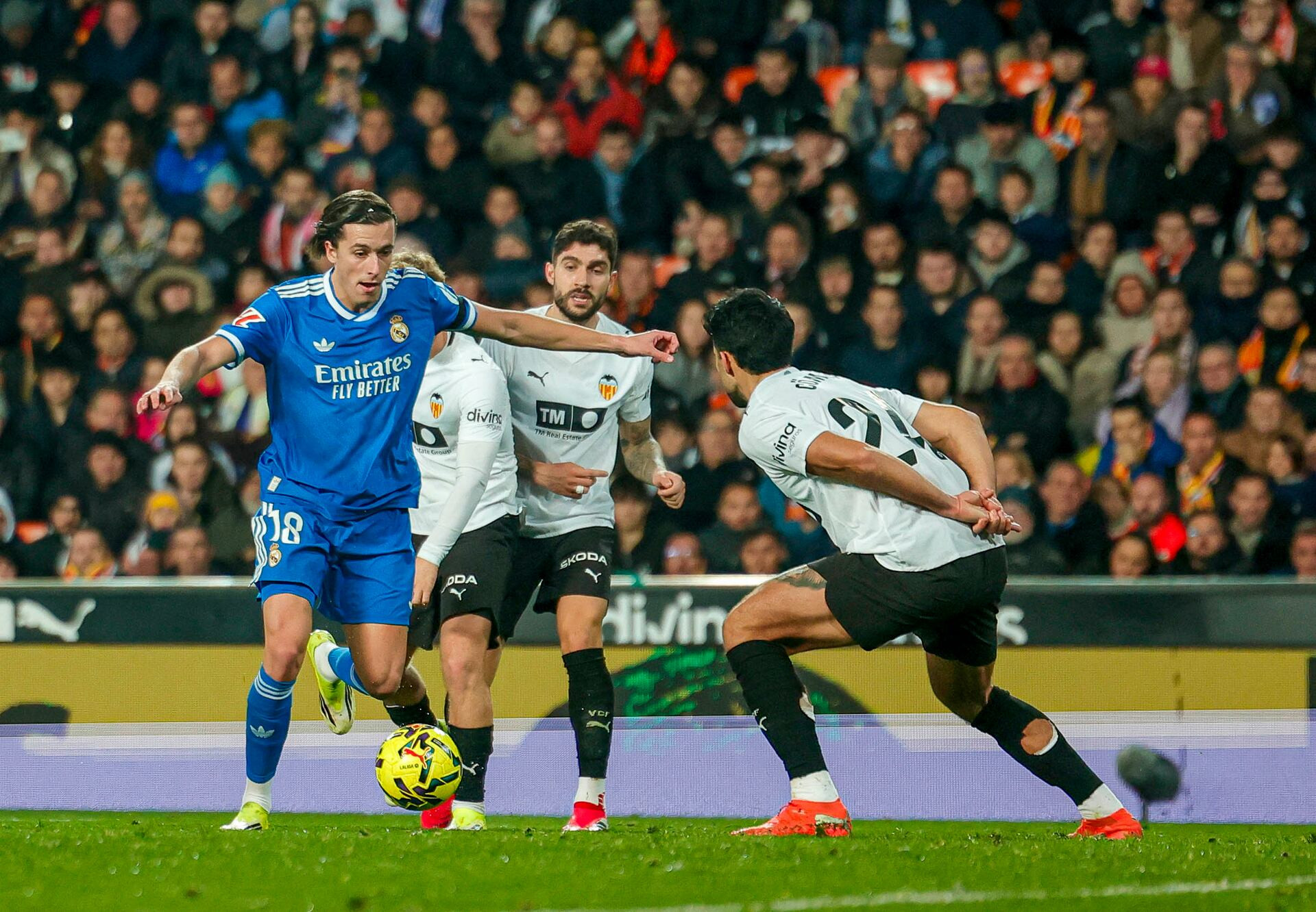 Carreras Valencia Real Madrid.jpg