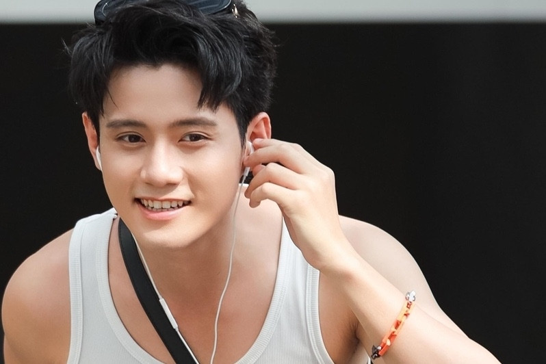 Diễn viên Đình Khang 'Mưa đỏ' lên chức, tiết lộ câu chuyện xúc động về bố mẹ