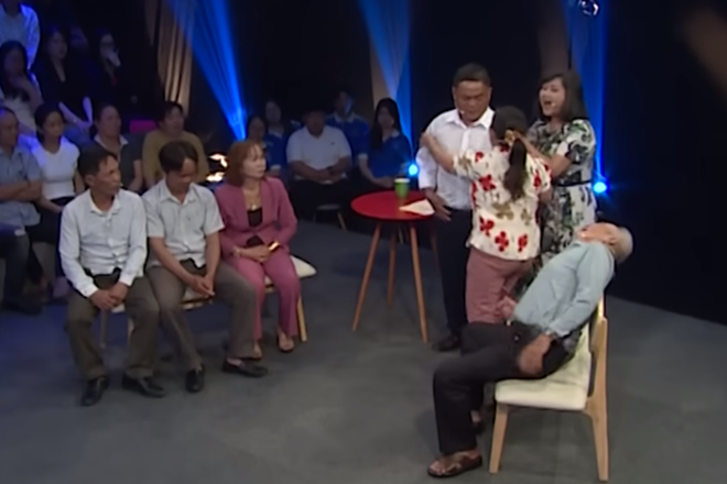 Gặp lại con trai thất lạc 46 năm, cụ ông U90 ở Lâm Đồng khóc òa vì hạnh phúc