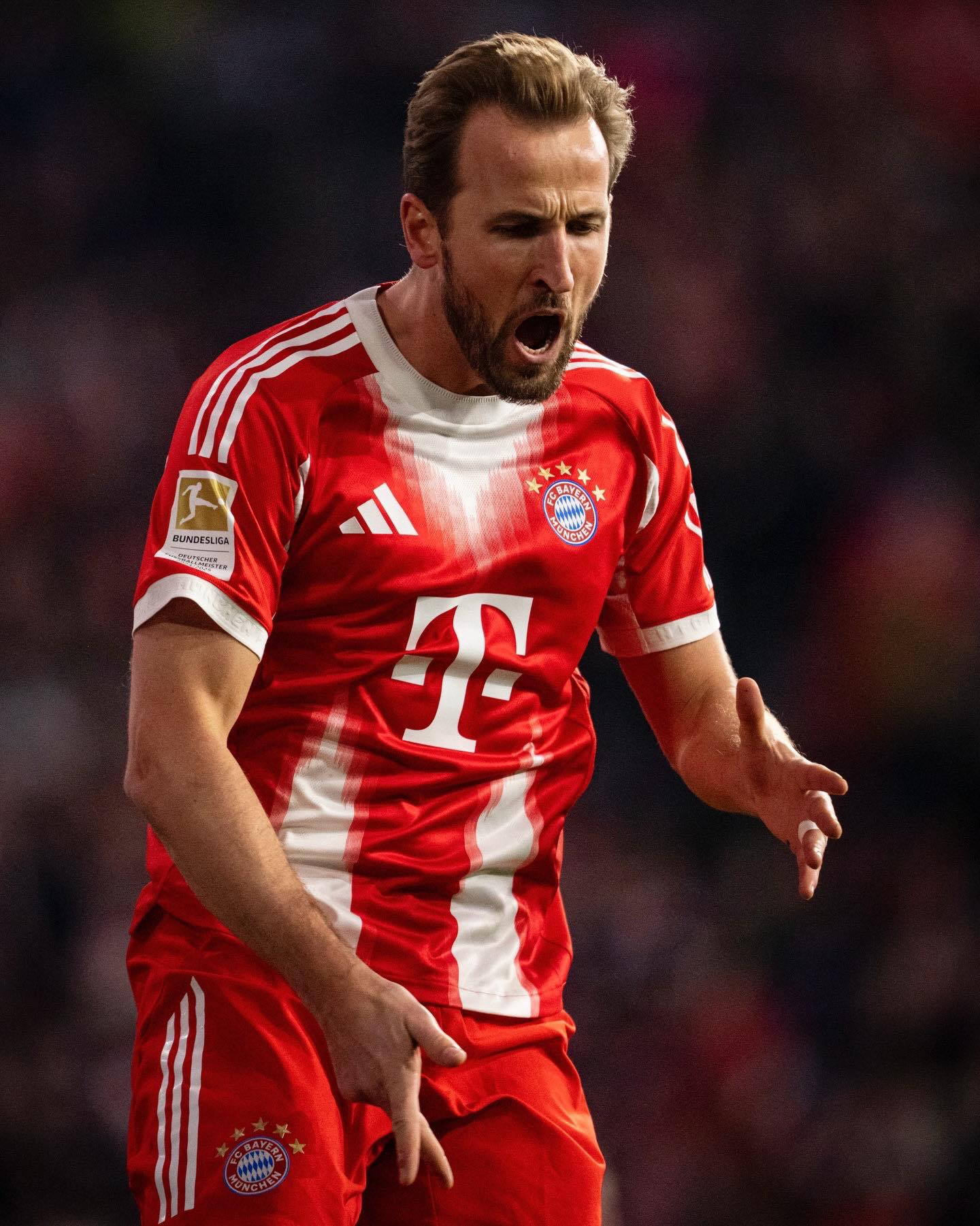 https://static-images.vnncdn.net/vps_images_publish/000001/000003/2026/2/9/harry-kane-bayern-munich-2-198.jpg