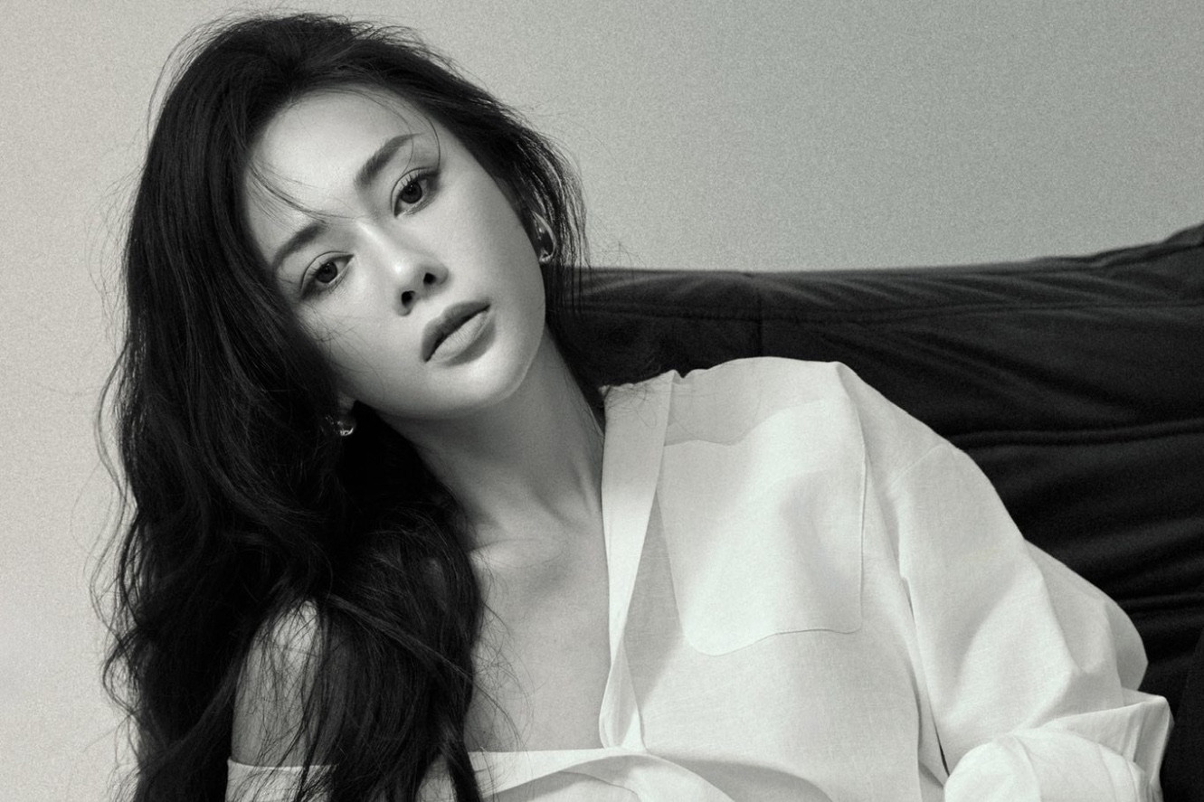 Hoa hậu Kỳ Duyên tự tin khoe eo nhỏ xíu, Phương Oanh đăng ảnh nhiều ẩn ý