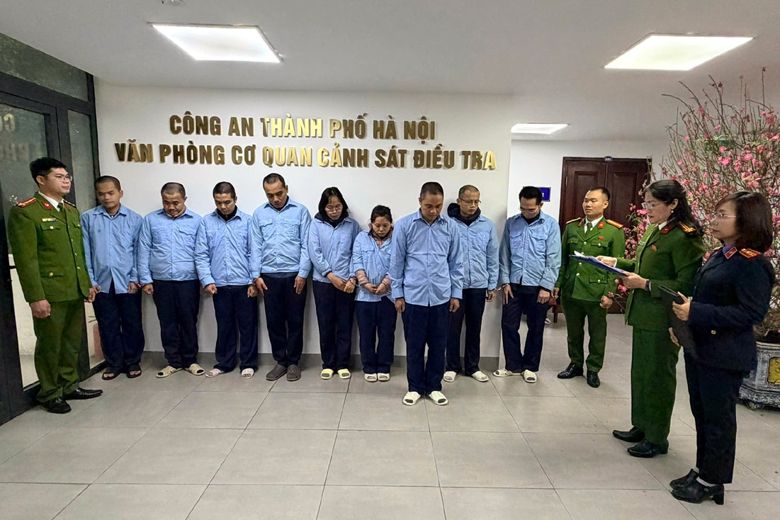 Khởi tố 9 đối tượng lừa đảo hơn 318 tỷ đồng của ngân hàng ở Hà Nội