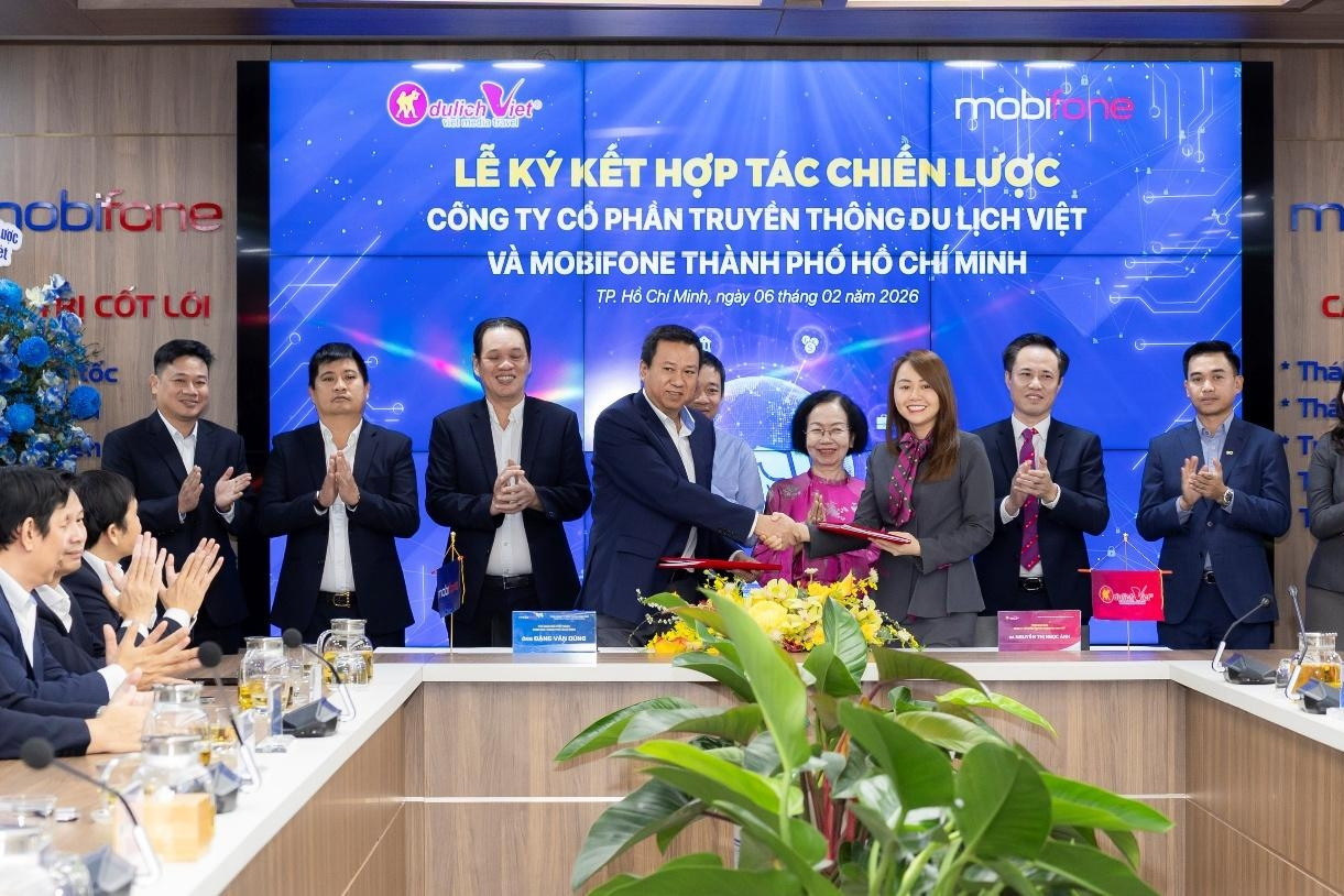 MobiFone và Du Lịch Việt tri ân hàng triệu 'Séc Du lịch Xanh' cho khách hàng