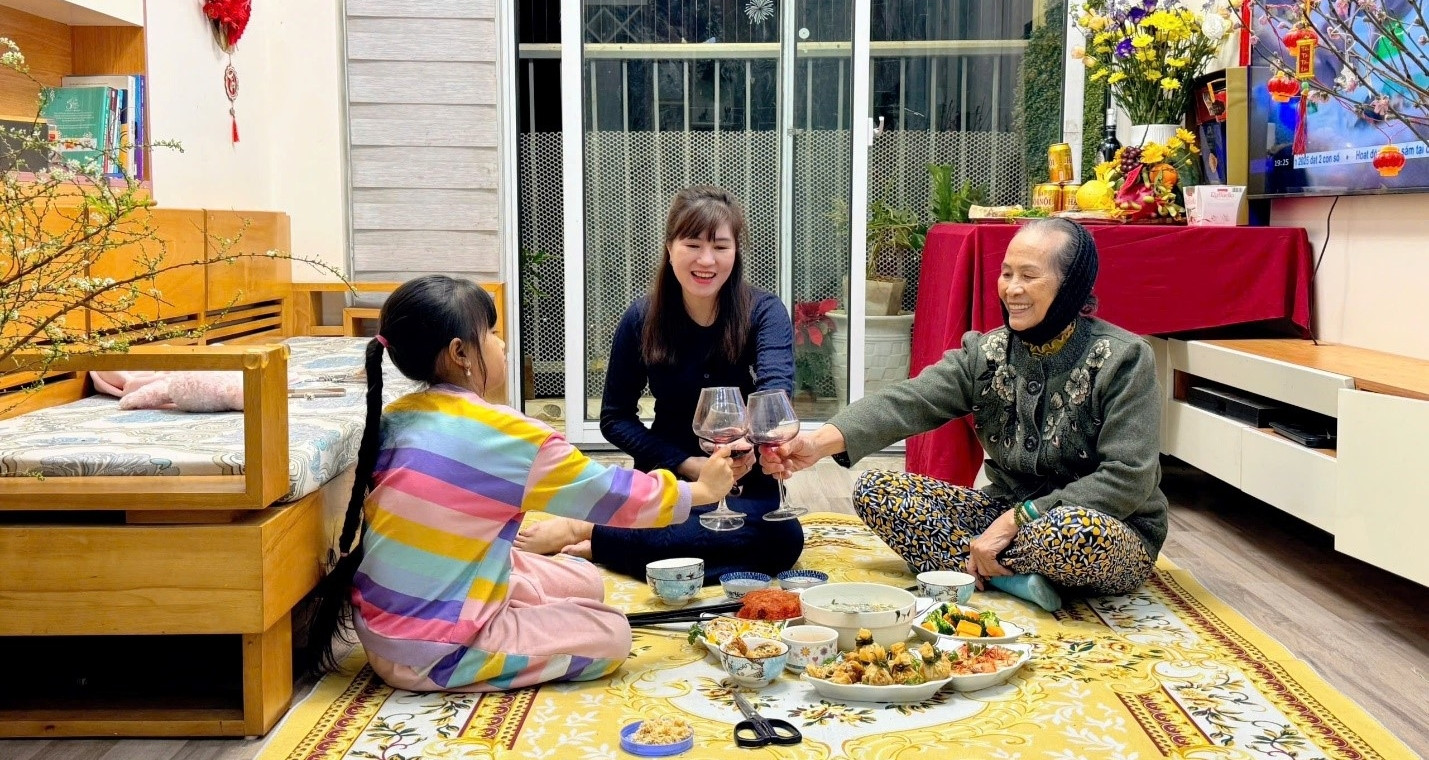 Ở tuổi 73, mẹ tôi đón cái Tết đầu tiên xa quê