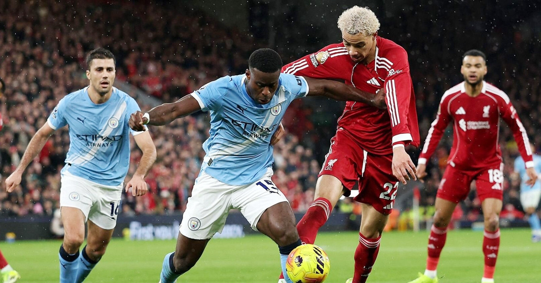 Trực tiếp Liverpool 1-0 Man City: Siêu phẩm đá phạt của Szoboszlai (H2)