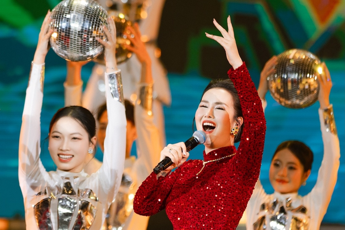 Tùng Dương, Võ Hạ Trâm sâu lắng và bùng nổ ở 'Xuân quê hương' 2026