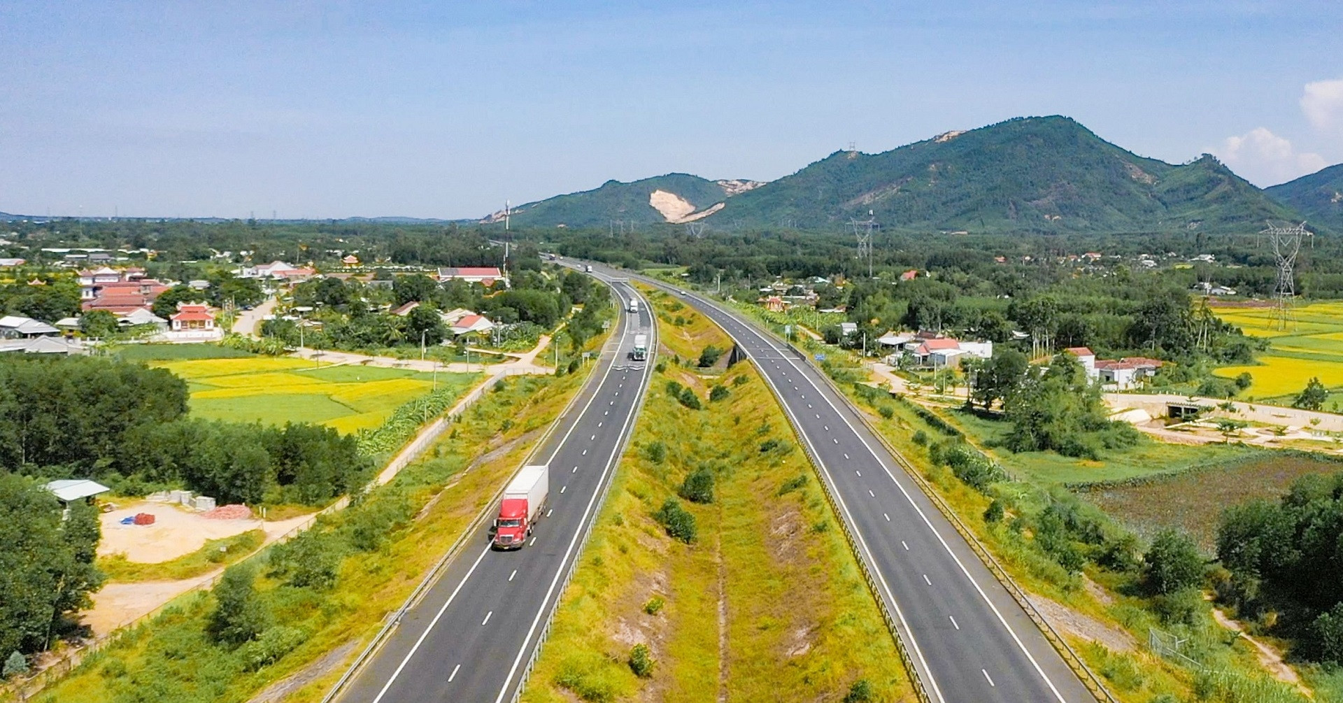 VEC - doanh thu 7.400 tỷ đồng tạo đà tăng tốc đầu tư mở rộng cao tốc năm 2026