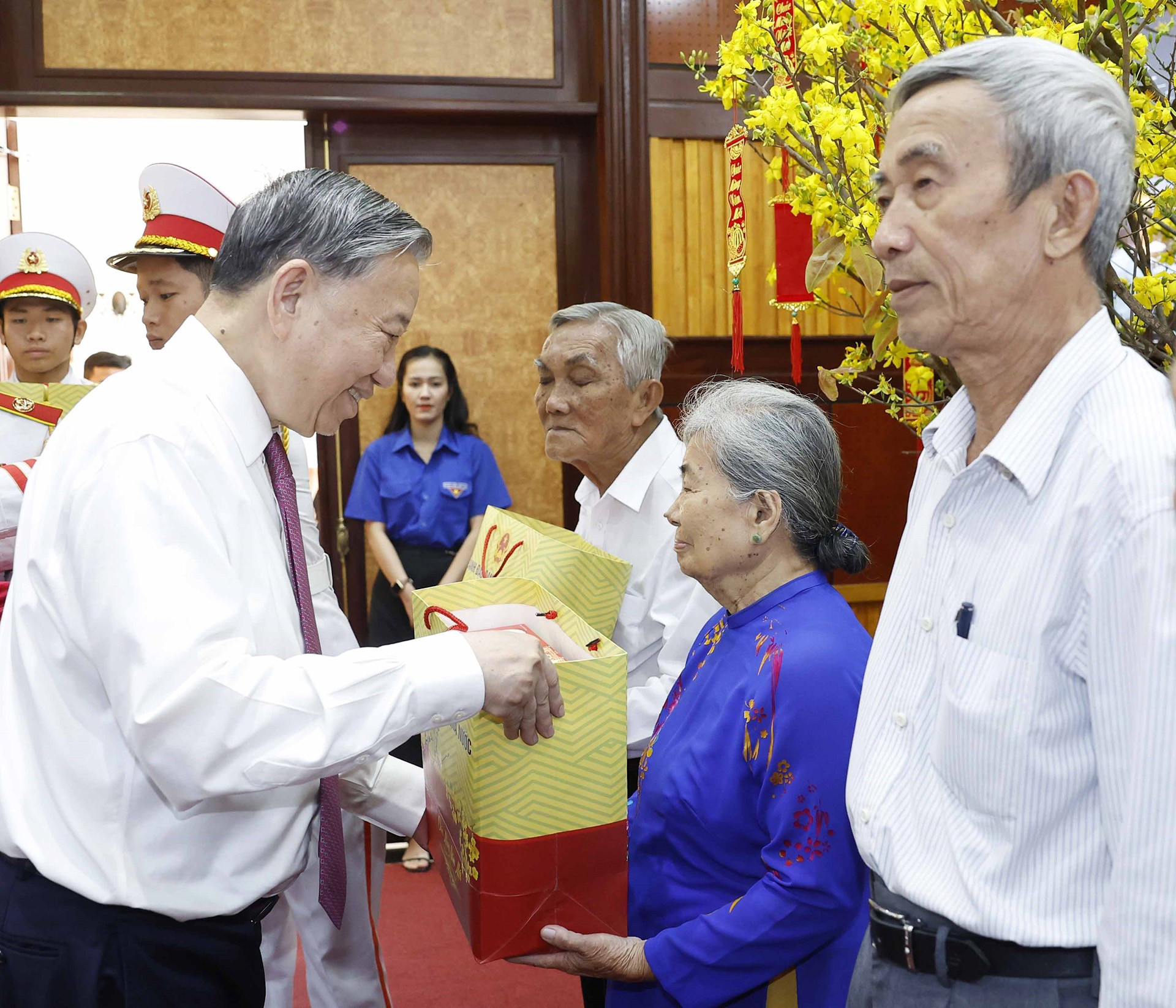 vnapotaltongbithutolamthamchuctetdangbochinhquyennhandanvatangquachogiadinhchinhsachnguoicocongtieubieutinhtayninh8582836 17706298955061108772597.jpg