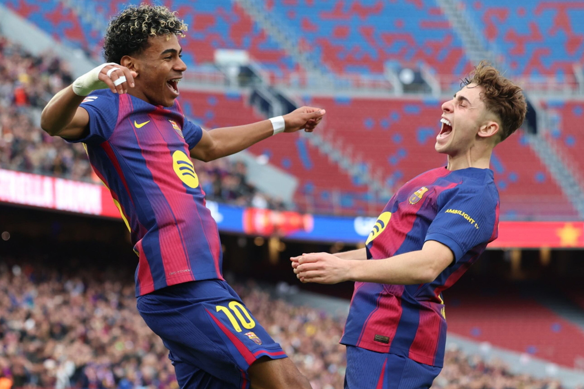 Barca thắng đậm Villarreal: Ngày Lamine Yamal vượt Messi