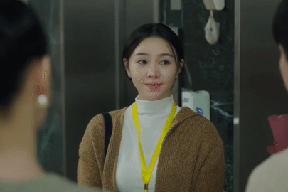 'Bước chân vào đời' tập 4: Thương bất ngờ chạm mặt mẹ Quân ở bệnh viện