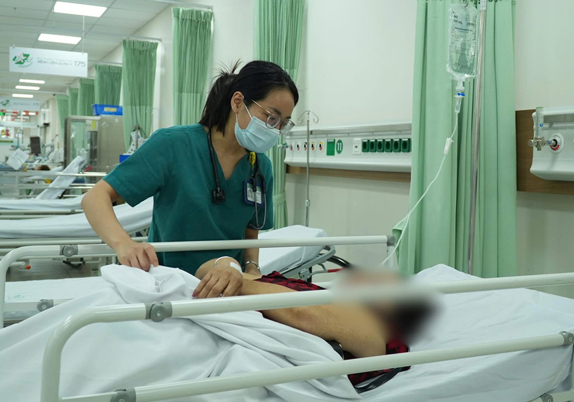 Sở Y tế TPHCM vào cuộc vụ 11 người nghi ngộ độc sau khi ăn bánh mì heo quay BV Quân Y 175.png