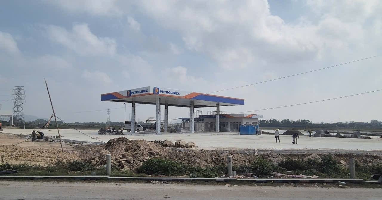 Cục Đường bộ sẽ xử lý các nhà đầu tư trạm dừng nghỉ cao tốc chậm tiến độ