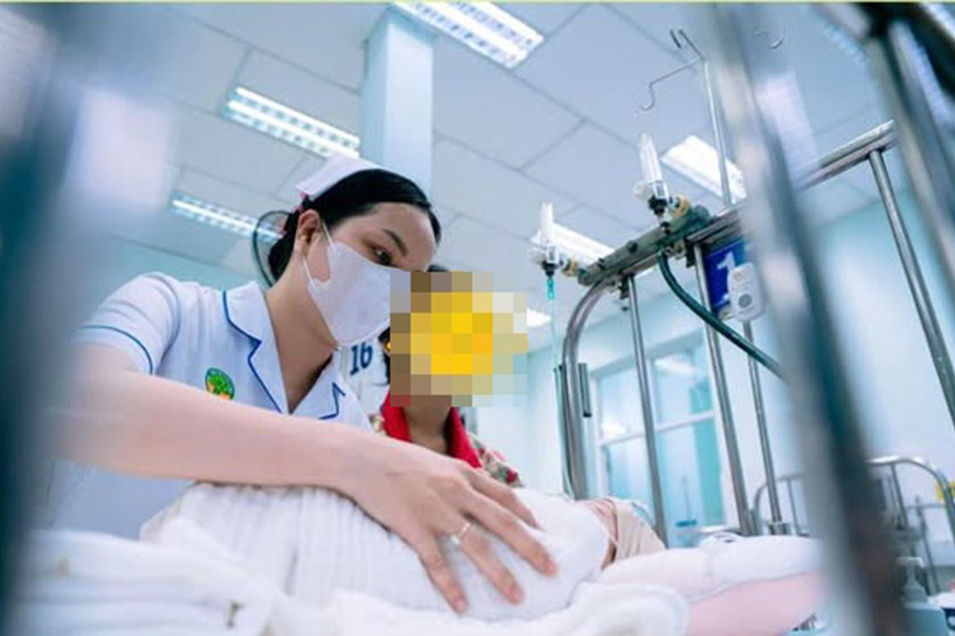 6 triệu người bị bệnh hiếm, nhiều loại thuốc hiện vẫn chưa sẵn có ở Việt Nam Cuu Song Be Gai 2 Thang Tuoi Mac Benh Hiem Trong Y Van The Gioi 473