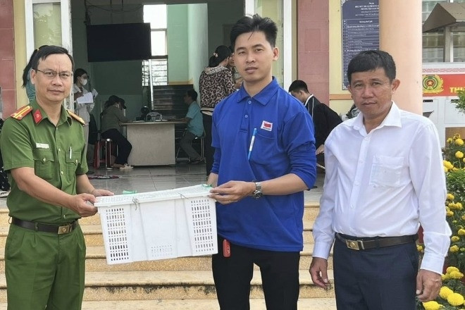 Đang dạo vườn, thanh niên Tây Ninh bất ngờ phát hiện Rồng Đất quý hiếm