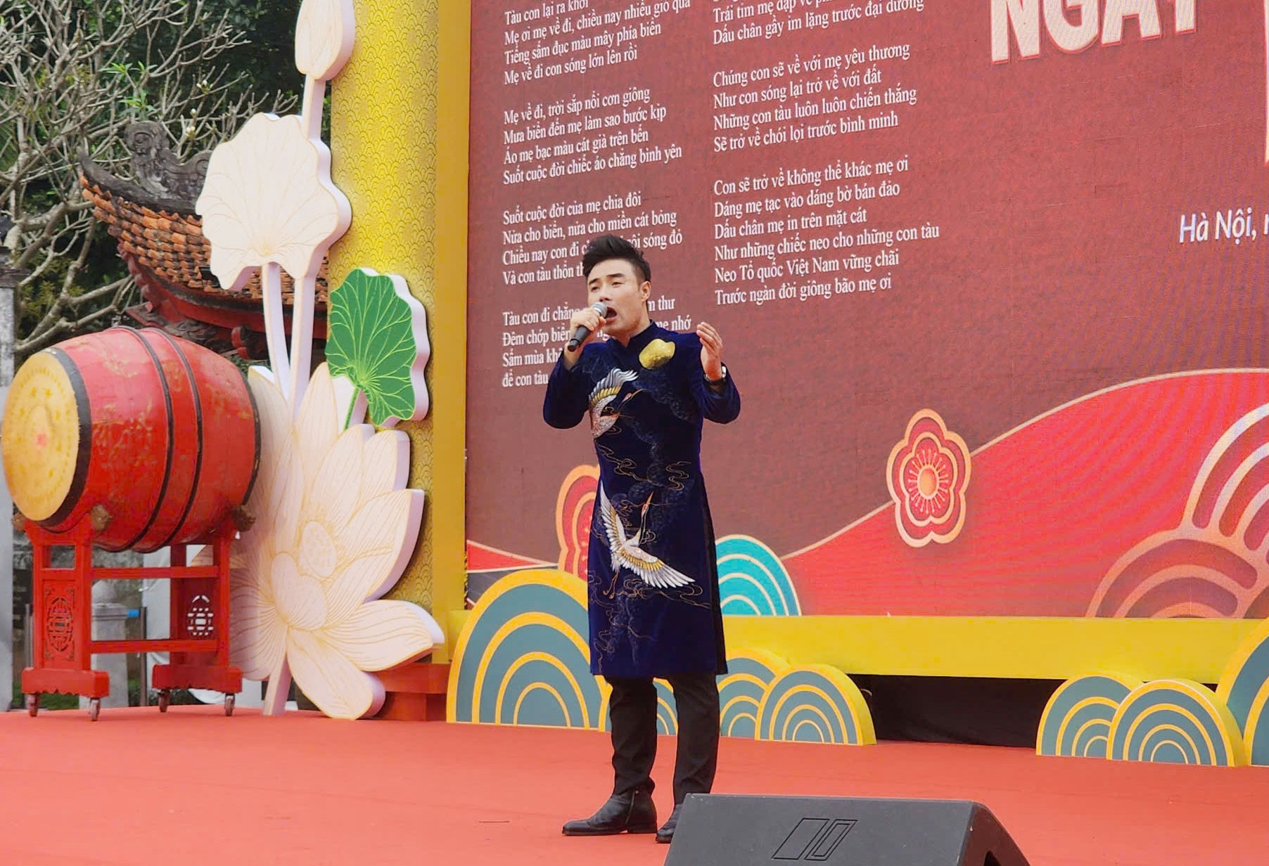  Độc đáo Ngày thơ Hà Nội tại Văn Miếu - Quốc Tử Giám 