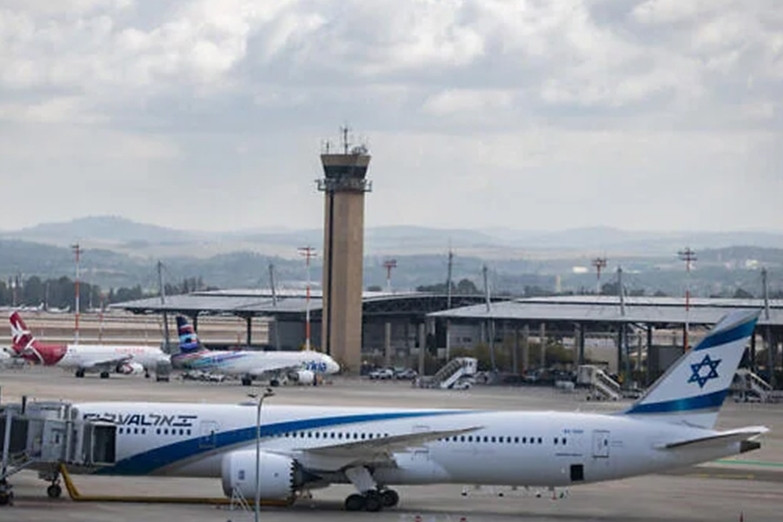 Đụng độ Mỹ - Iran: Hàng không Trung Đông tê liệt, hành khách mắc kẹt