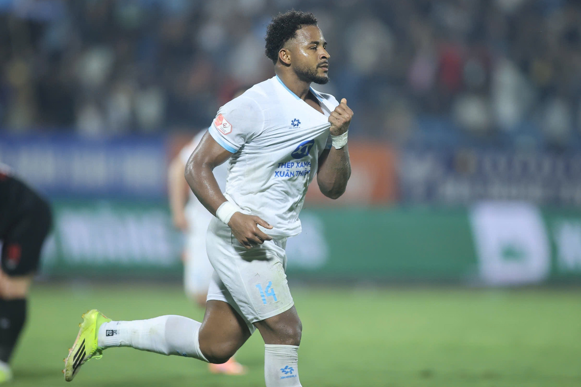  Ghi bàn thắng đầu tiên ở V-League, Xuân Son nói điều bất ngờ 