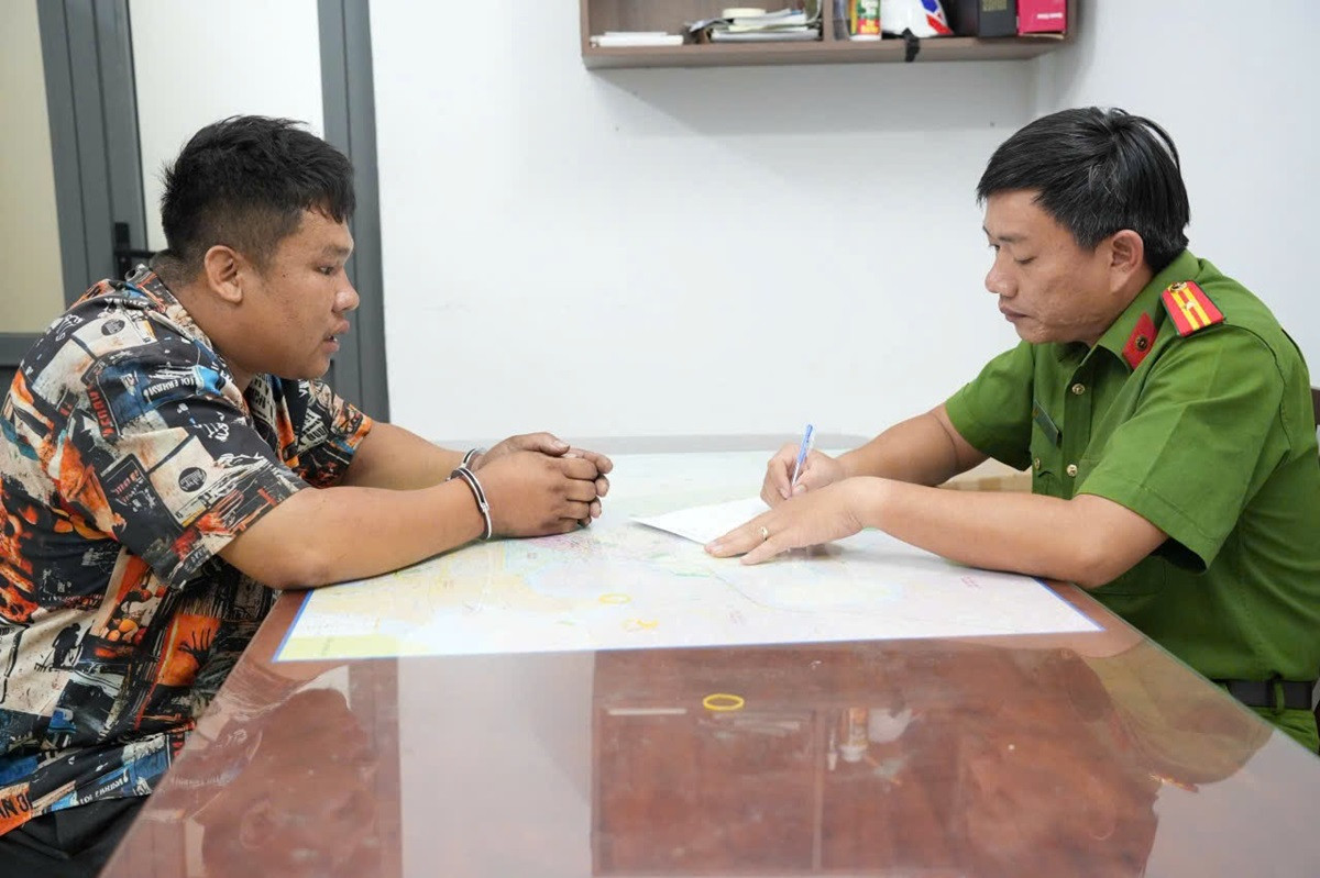 Hàng trăm cảnh sát đột kích 2 sới bạc quy mô lớn ở TPHCM, bắt giữ 83 đối tượng...jpg