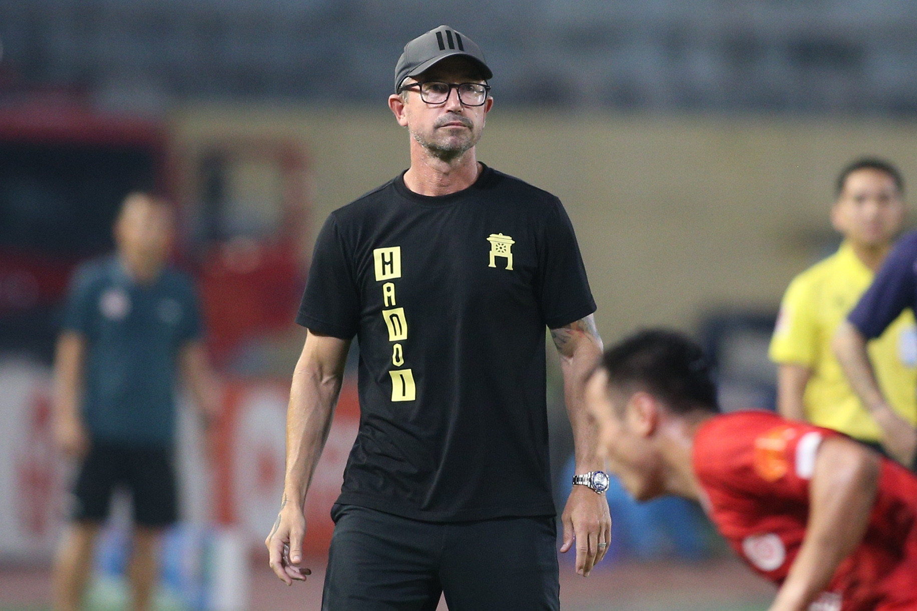 Ghi bàn thắng đầu tiên ở V-League, Xuân Son nói điều bất ngờ HLV Harry Kewell: Trọng tài ở Ngoại hạng Anh không bắt như ở V-League