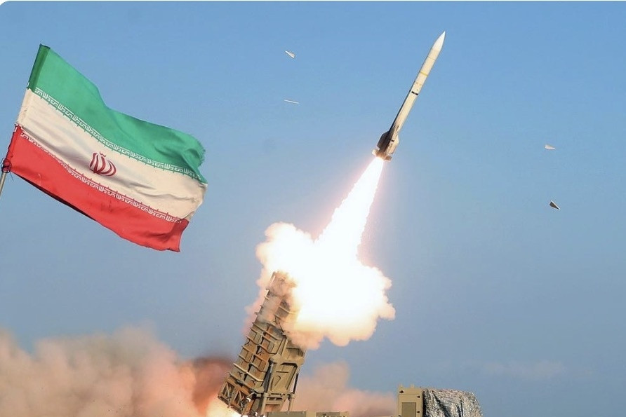 Iran đáp trả dữ dội, ít nhất 200 quân nhân Mỹ thương vong