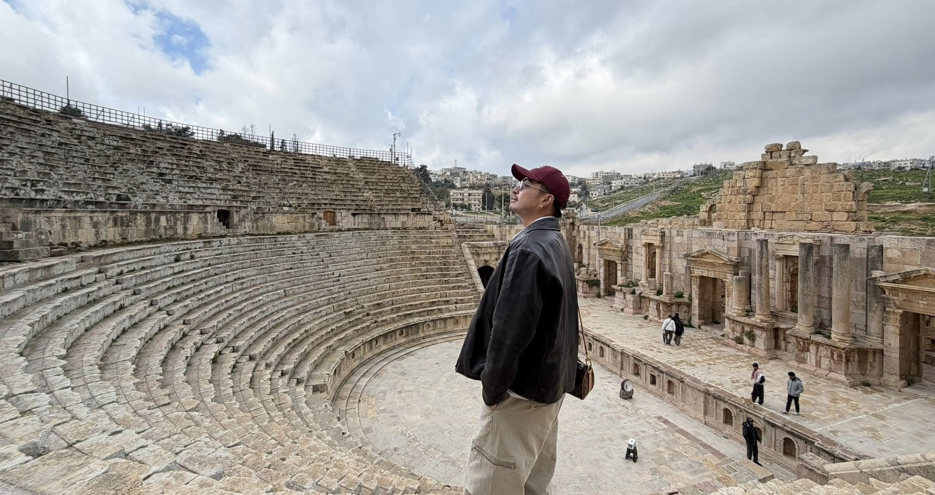 Khách Việt ở Trung Đông thót tim khi nghe tiếng máy bay chiến đấu