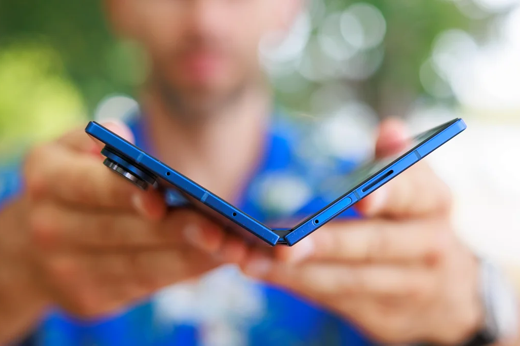  Lý do không dễ để sở hữu smartphone màn hình gập năm nay 