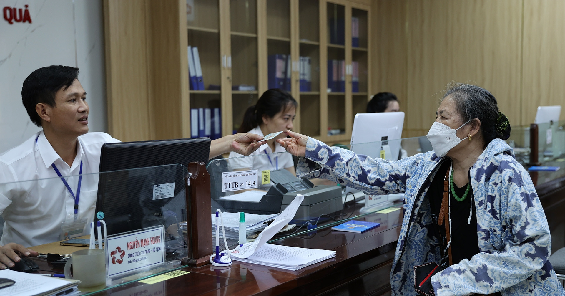 Nghỉ hưu trước tuổi theo Nghị định 178 có được hưởng trợ cấp khó khăn?