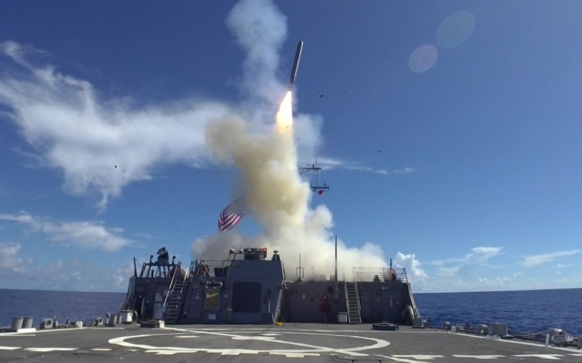 tên lửa Tomahawk đen Mỹ.jpg