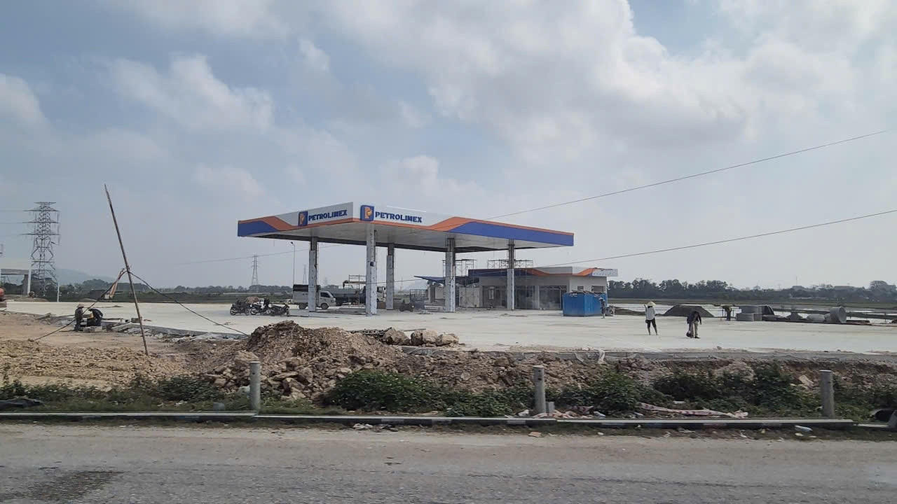 trạm dừng nghỉ cao tốc Mai Sơn   Quốc lộ 45 .jpg