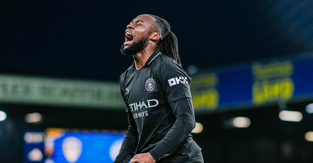 Hạ Leeds, Man City phả hơi nóng vào gáy Arsenal