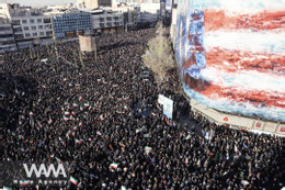 Người Iran tuần hành rầm rộ, tuyên bố 'không thỏa hiệp, không đầu hàng'