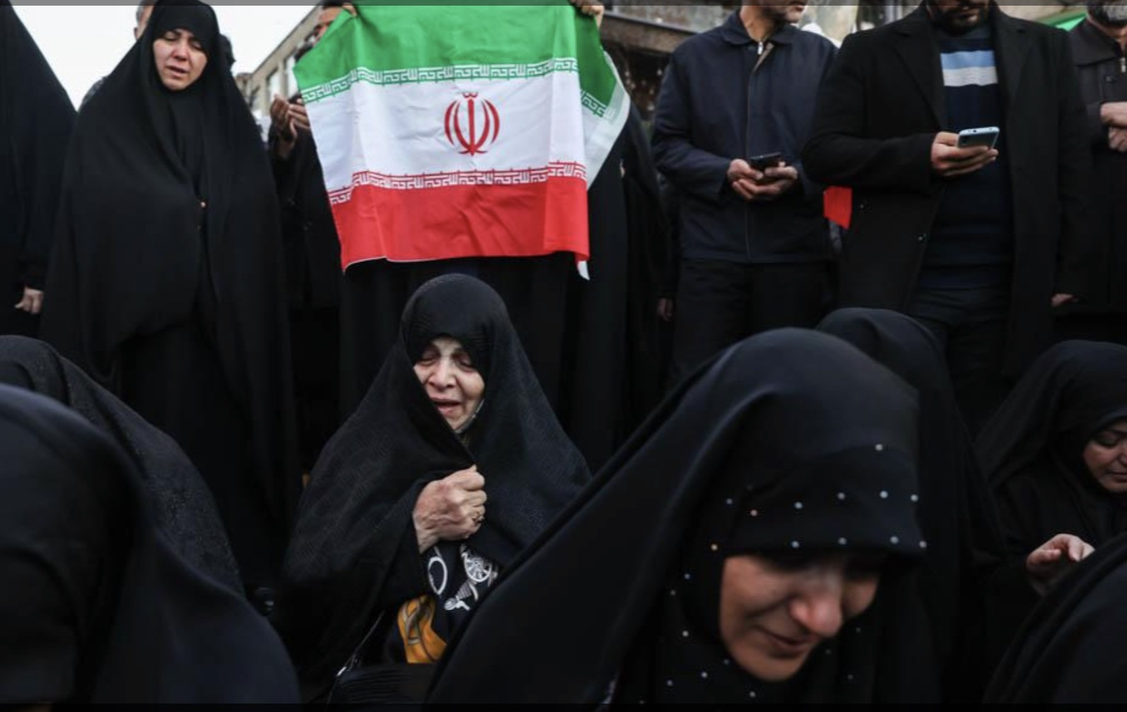 Người Iran tuần hành rầm rộ, tuyên bố &amp;apos;không thỏa hiệp, không đầu hàng&amp;apos;