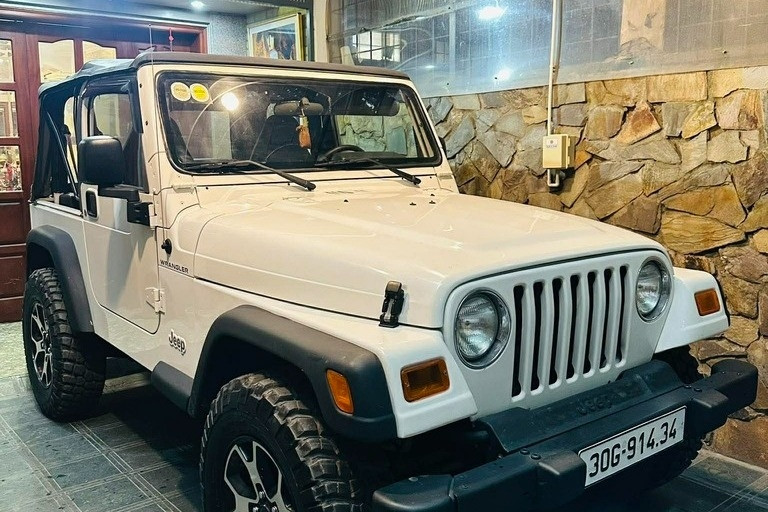 Từng là xe tuần tra, Jeep Wrangler TJ 2001 thành hàng hiếm 850 triệu tại Hà Nội
