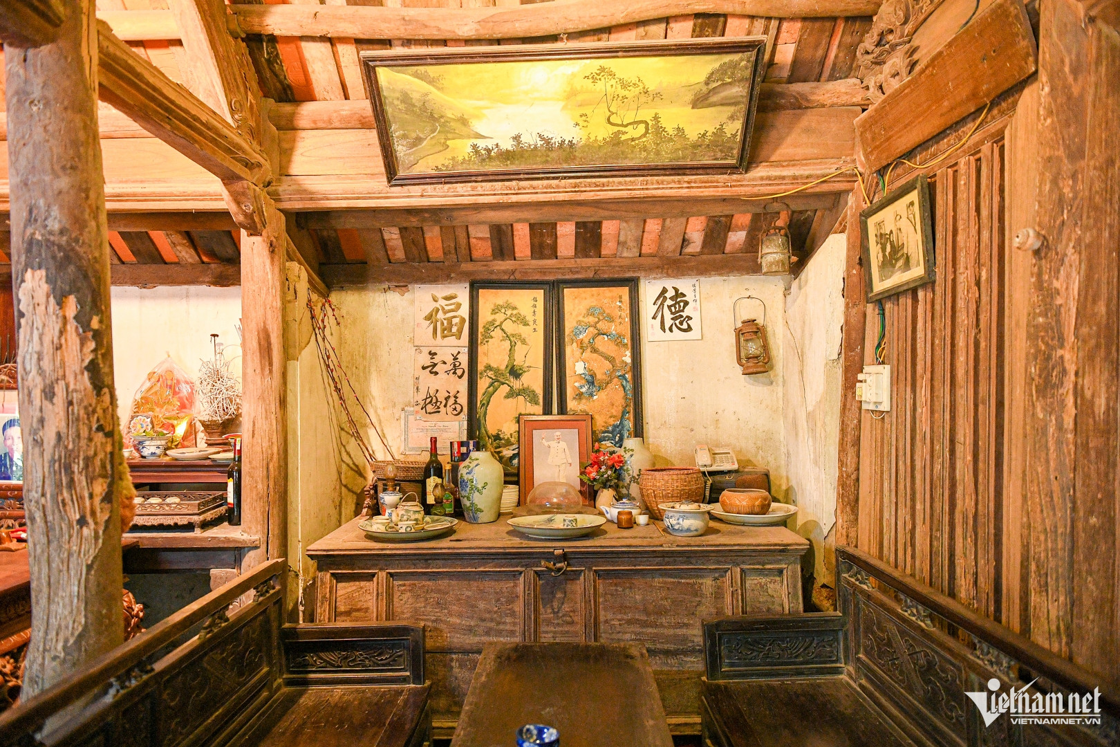 Nhà cổ gần 400 năm, gia chủ Hà Nội quyết không bán để 'làm điều đặc biệt' https://static-images.vnncdn.net/vps_images_publish/000001/000003/2026/3/1/w-nha-co-duong-lam-2-18jpg-1370.jpg