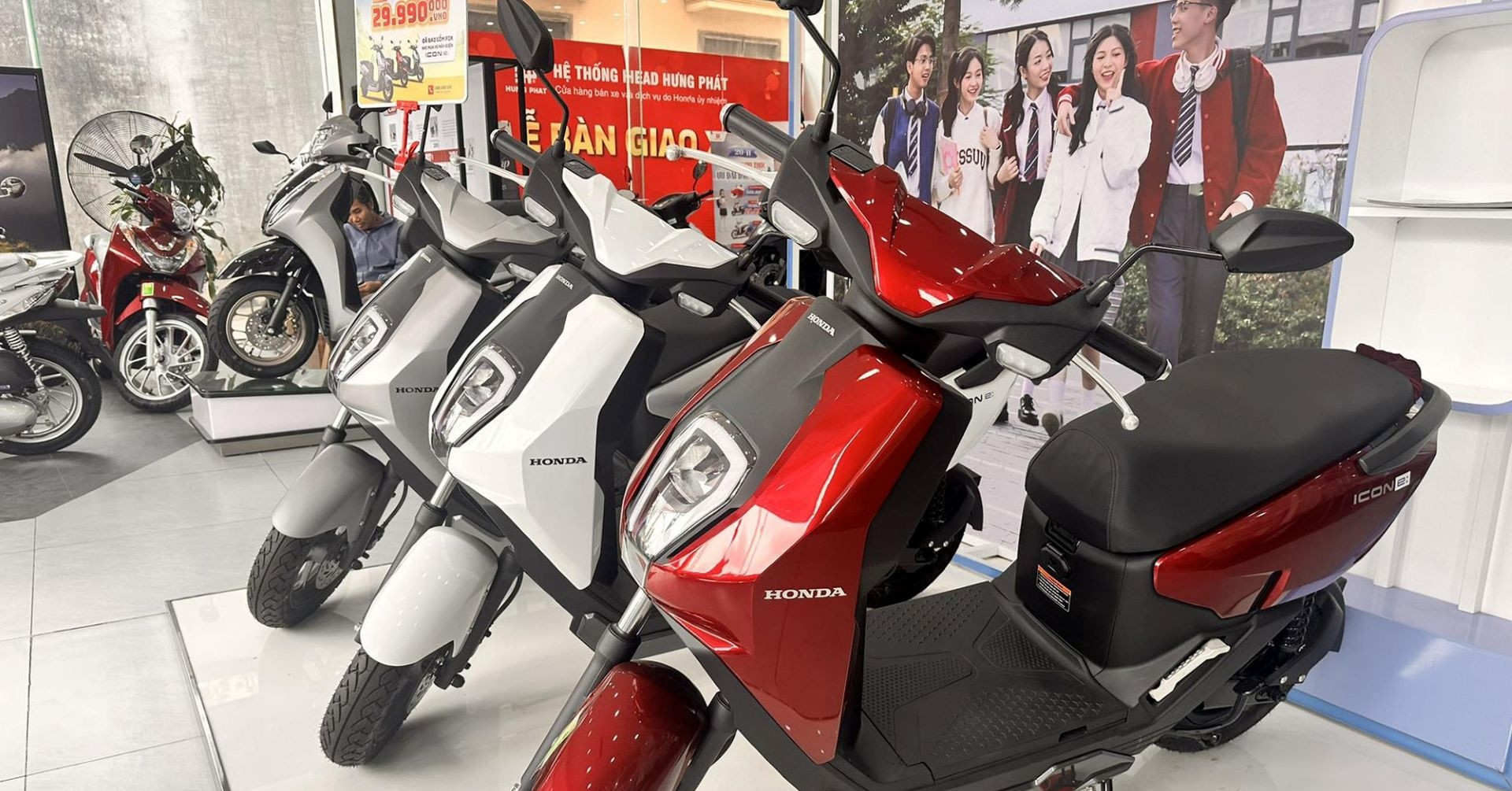 Xe máy điện Honda ICON e: giảm giá kỷ lục, vẫn đắt hơn VinFast Evo, Yadea Ossy