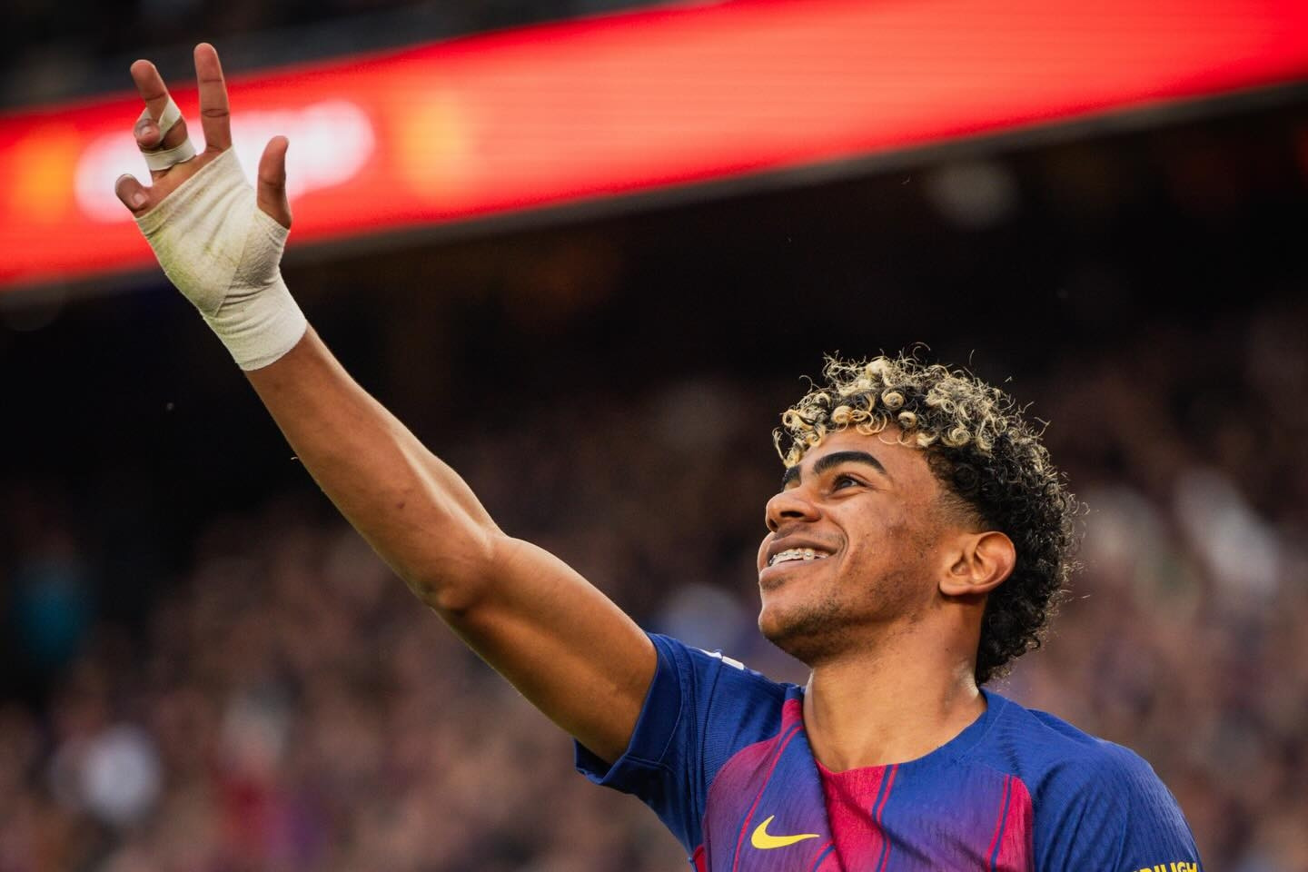 Yamal lập hat-trick, Barca lại cho Real Madrid 'hít bụi'