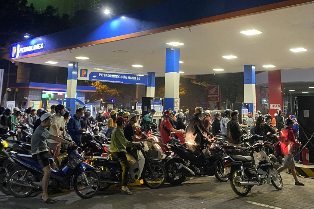 Bản tin sáng 10/3: Nguy cơ giá xăng dầu tăng gây áp lực lạm phát: 3 kịch bản