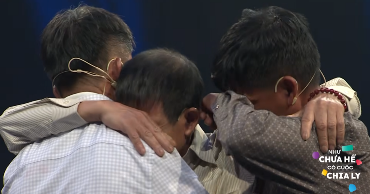 Bỏ nhà đi vì sợ bố đánh, người đàn ông Thanh Hóa khóc nức nở ngày đoàn tụ