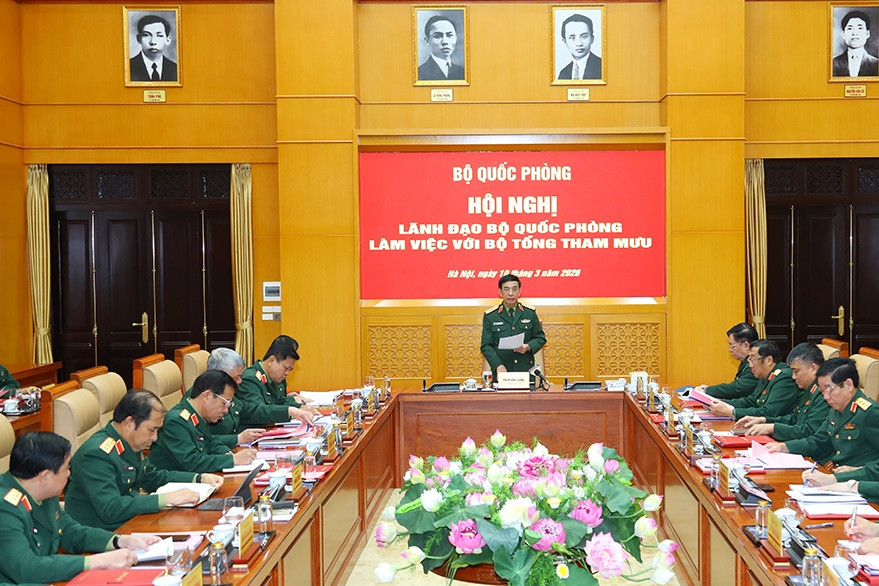 Bộ trưởng Quốc phòng: Huấn luyện làm chủ vũ khí, trang bị mới, hiện đại