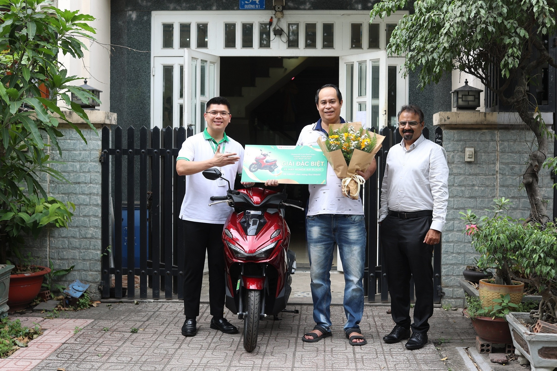 Duy trì kỷ luật khi vay tiêu dùng, khách hàng nhận ‘lộc’ may mắn