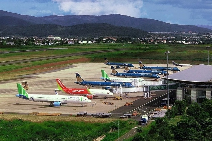 Hàng không Việt ứng phó nguy cơ thiếu hụt xăng dầu, giá vé máy bay có tăng?