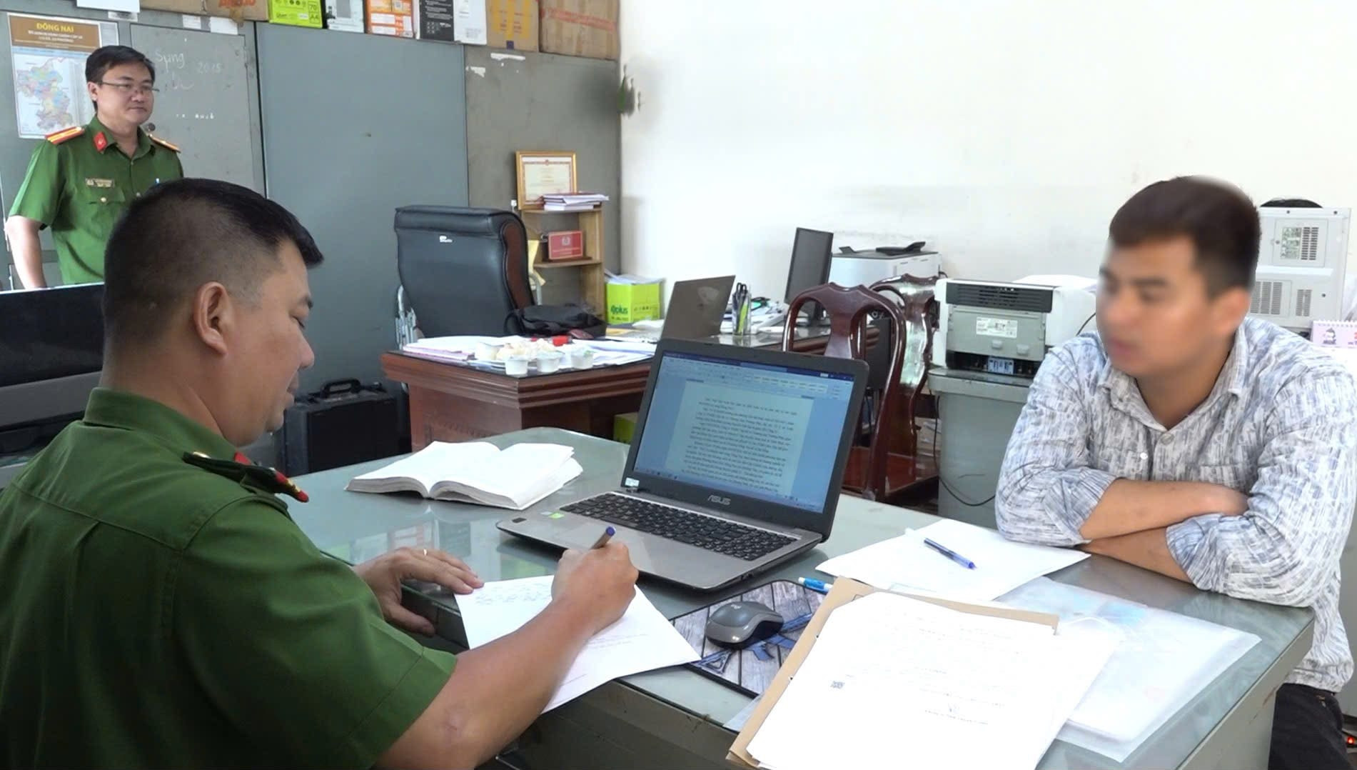 Khởi tố vụ án sà lan tông cầu Ghềnh, làm tê liệt tuyến đường sắt Bắc - Nam