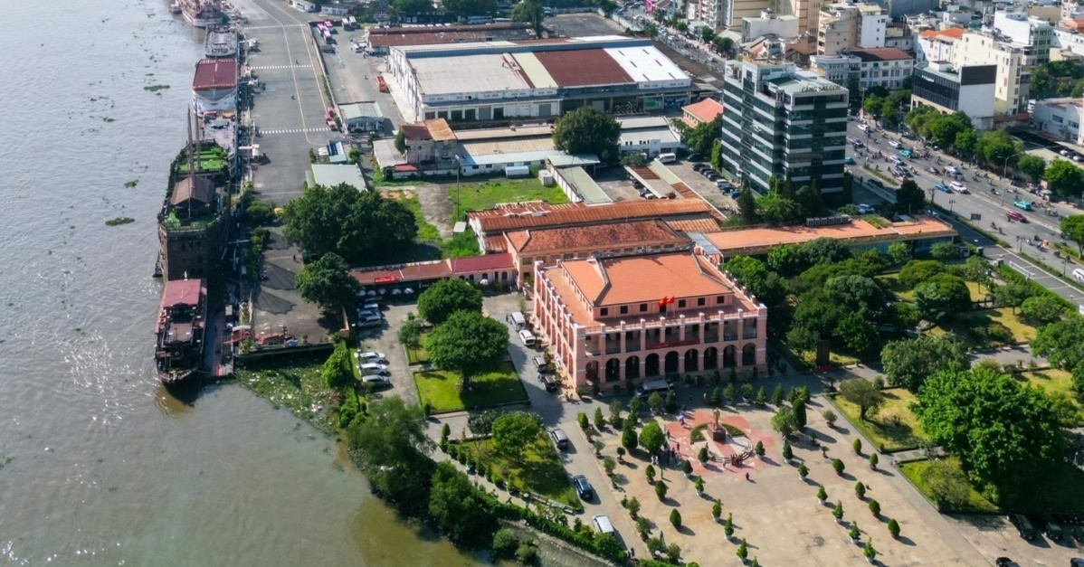 Nghiên cứu phương án làm đường sắt Bến Thành - Cần Giờ đi ngầm qua Nhà Rồng - Khánh Hội