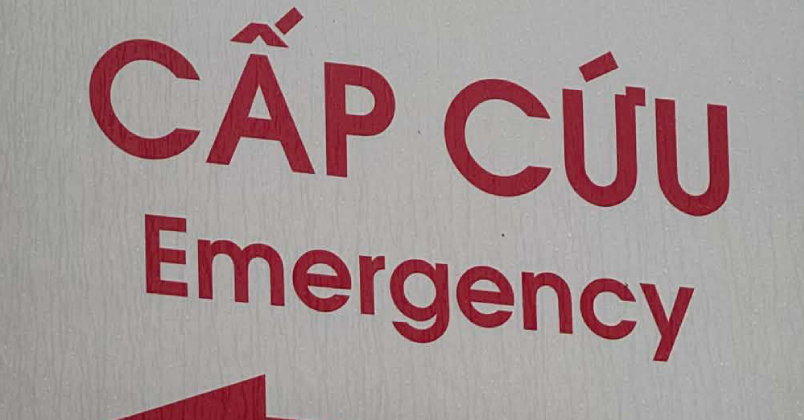 Người phụ nữ trẻ phải đi cấp cứu khi đang ăn ốc